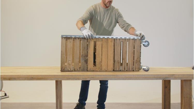 Come trasformare le cassette in legno in un carrel