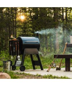 TRAEGER Pro 22 - Barbecue a pellet con sonda per carne e sei modalit di cottura