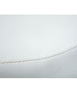 Sgabello Con Ruote Multiuso In Metallo Cromato E Pu Imbottito Bianco.
