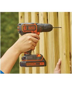 Black+Decker Trapano Avvitatore Percussione 18V con 100 Accessori e Valigetta