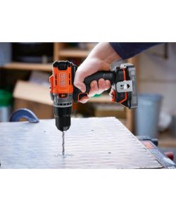 	Black+Decker Trapano Avvitatore a Percussione 18V 2.0Ah con Valigetta